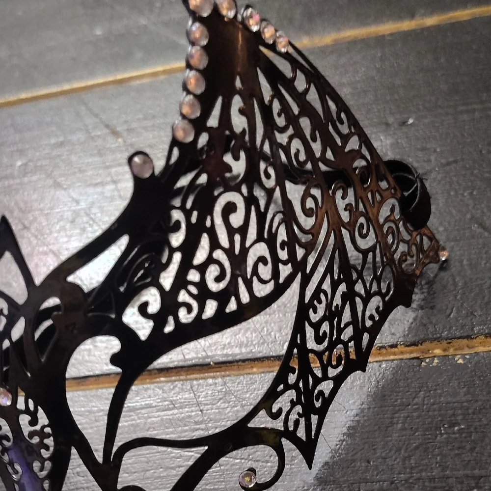 BATMAN METAL Elegant Black Filigree Mask with Rhinestones
